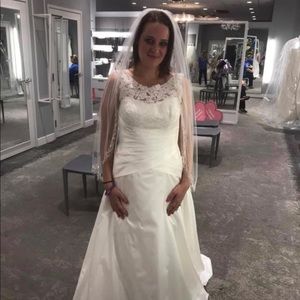 David’s bridal wedding dress